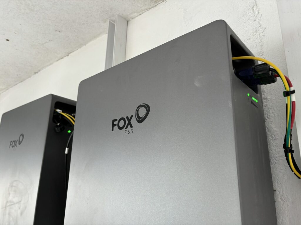 fox solar battery